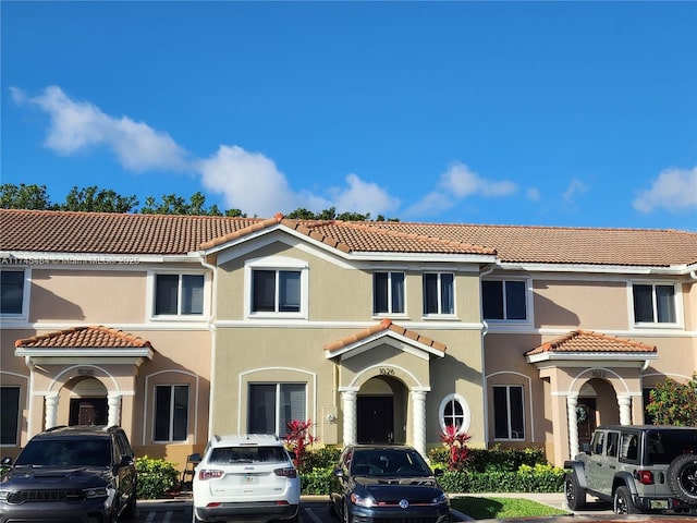 view of mediterranean / spanish-style home