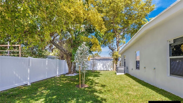 409 NW 4th Ave, Hallandale Beach, FL 33009 - view of yard
