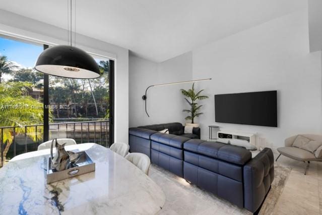 10655 NE Quaybridge Ct Unit C3, Miami, FL 33138 - view of living area