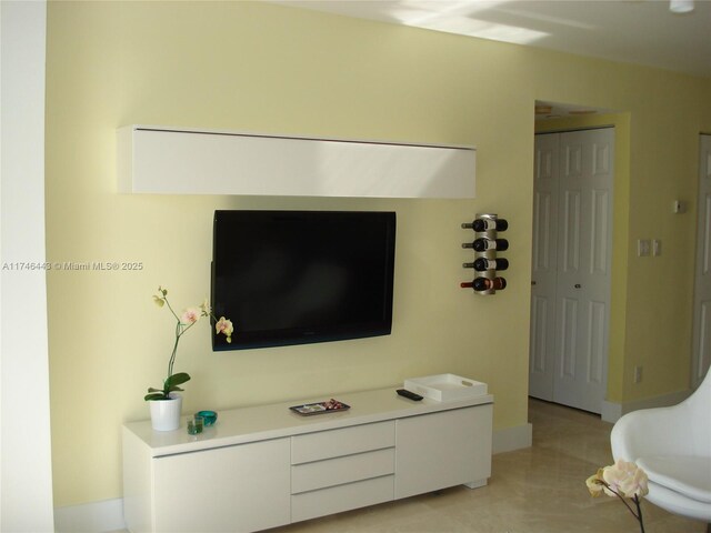 770 Claughton Island Dr Unit 1708, Miami, FL 33131 - living room with baseboards
