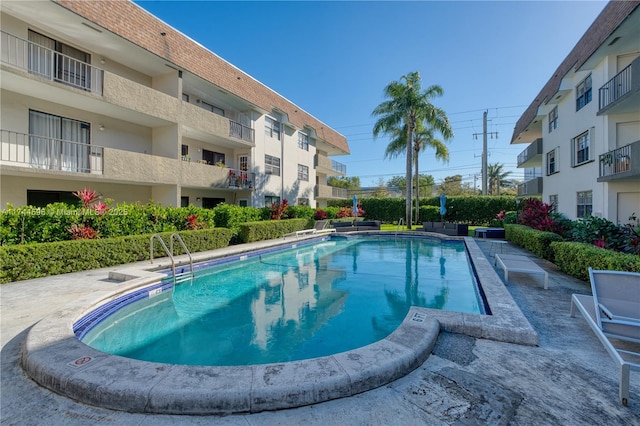 view of swimming pool