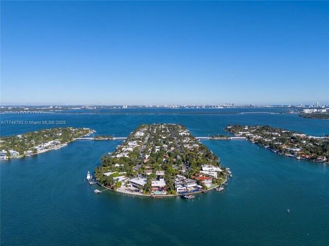 228302 W Dilido Dr, Miami Beach, FL 33139 - bird's eye view of a large body of water