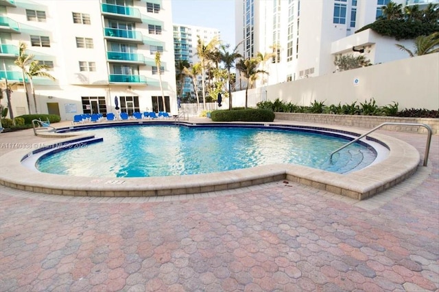 view of swimming pool
