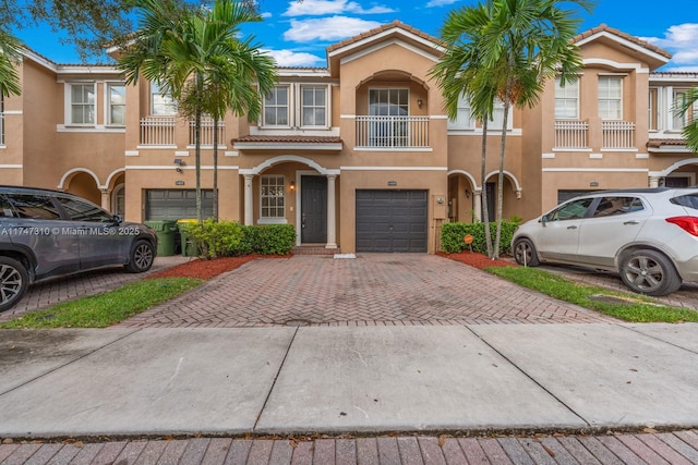 view of front of house with a garage