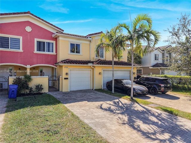 view of front of house featuring a garage