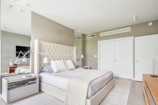 bedroom featuring a closet