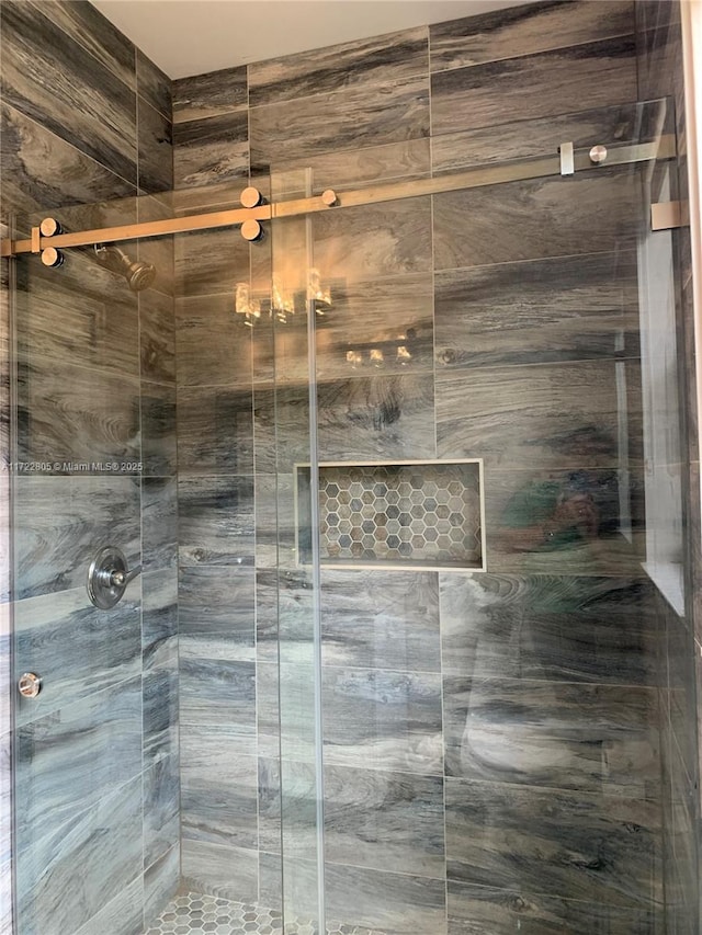 1632 NE Winterberry Ln, Weston, FL 33327 - full bath featuring a shower stall