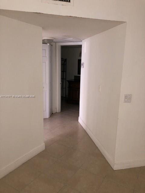 8353 Lake Dr Unit 302, Doral, FL 33166 - view of hall