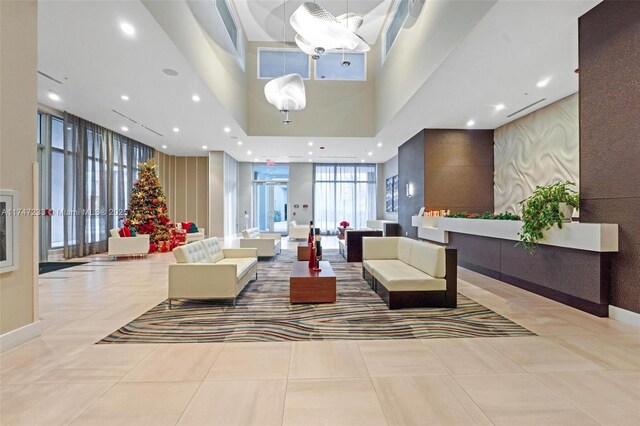 7825 NW 107th Ave Unit 618, Doral, FL 33178 - view of building lobby