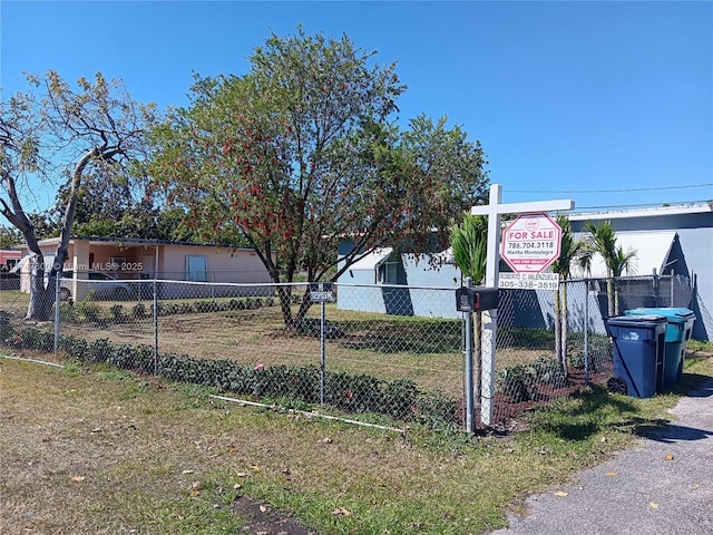 exterior space featuring fence