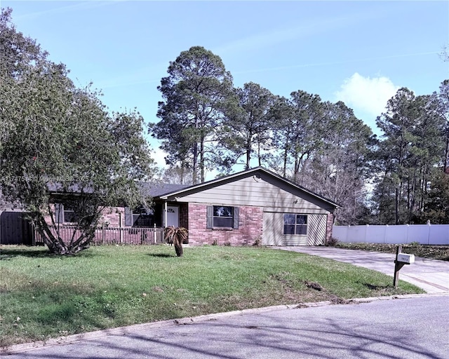 view of front of property with a front lawn