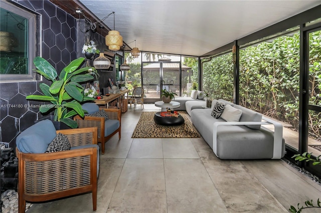 1301 Adams St, Hollywood, FL 33019 - view of sunroom / solarium