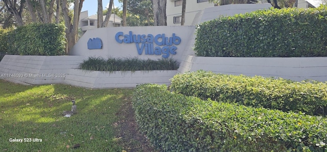 view of community / neighborhood sign