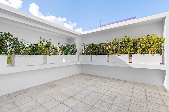 211 Water Way Unit 211, Miami Beach, FL 33141 - view of patio / terrace