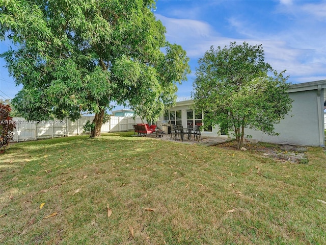 4721 W Park Rd, Hollywood, FL 33021 - view of yard featuring a patio area