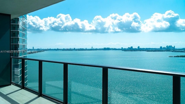650 NE 32nd St Unit 2105, Miami, FL 33137 - water view featuring city skyline