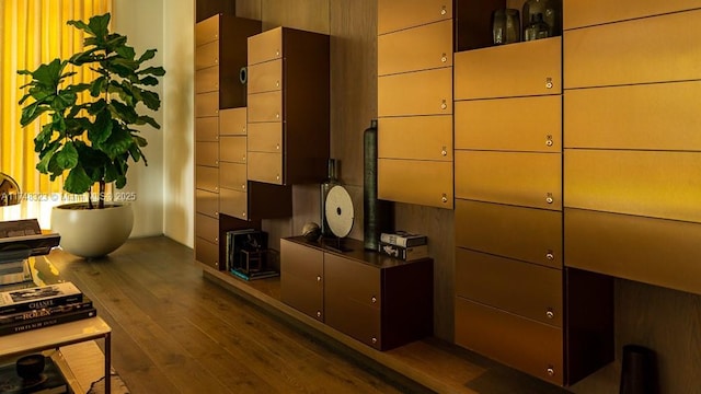 650 NE 32nd St Unit 2105, Miami, FL 33137 - living room featuring dark wood-style floors and a package area