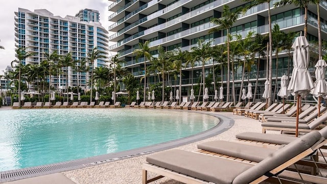 650 NE 32nd St Unit 2105, Miami, FL 33137 - view of pool