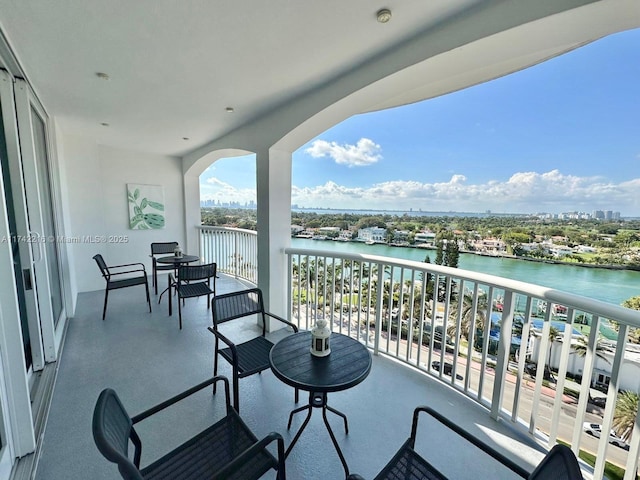 5401 Collins Ave Unit 922, Miami Beach, FL 33140 - photo 1