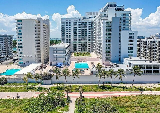 5401 Collins Ave Unit 922, Miami Beach, FL 33140 - photo 3