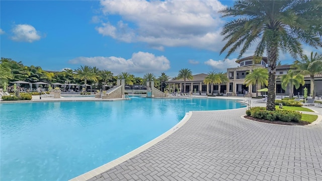 view of swimming pool