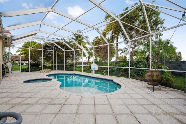 2813 Augusta Ln, Homestead, FL 33035 - view of pool featuring a patio area, a lanai, and a pool with connected hot tub