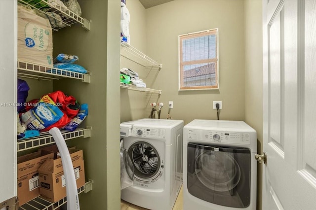 2813 Augusta Ln, Homestead, FL 33035 - laundry area featuring separate washer and dryer