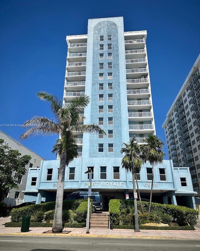 Listing photo 3 for 6969 W Collins Ave Unit 701, Miami Beach FL 33141