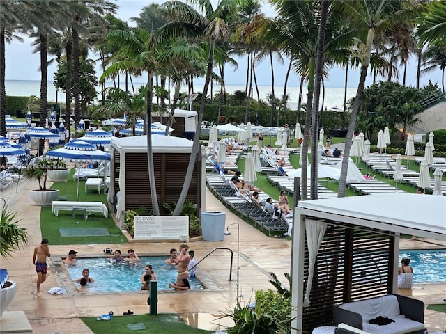 view of property's community featuring a water view