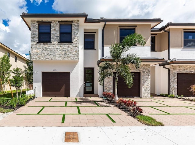 view of front facade with a garage