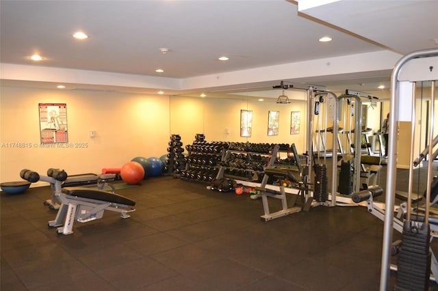 gym featuring recessed lighting