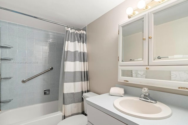 full bath featuring toilet, vanity, and shower / bathtub combination with curtain