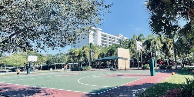3800 Oaks Clubhouse Dr Unit 112, Pompano Beach, FL 33069 - view of basketball court with community basketball court