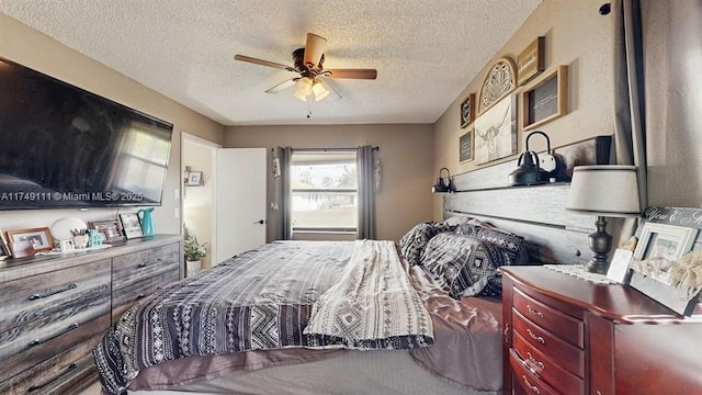 10927 NW 29th Ct, Sunrise, FL 33322 - bedroom featuring a textured ceiling