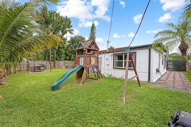 431 NE 110th Ter, Miami, FL 33161 - view of play area with a fenced backyard