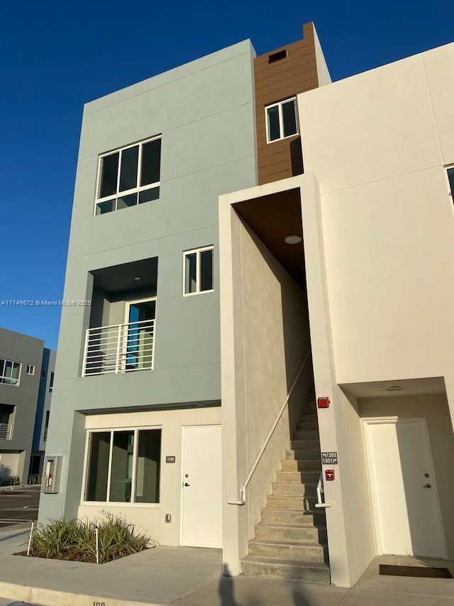 2561 NE 193rd St Unit 1202, Miami, FL 33180 - view of building exterior
