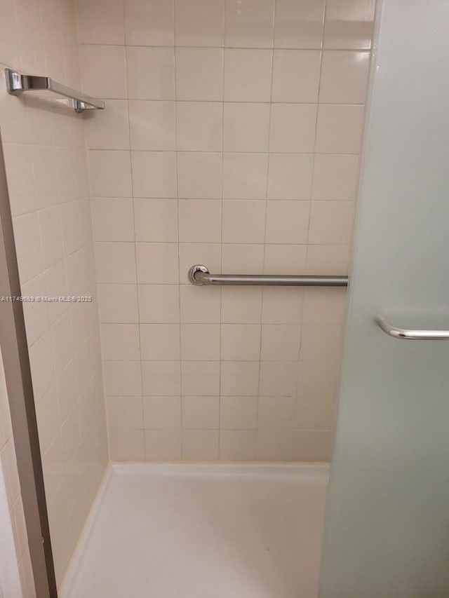 67 Berkshire Unit 67-C, West Palm Beach, FL 33417 - full bathroom with a stall shower