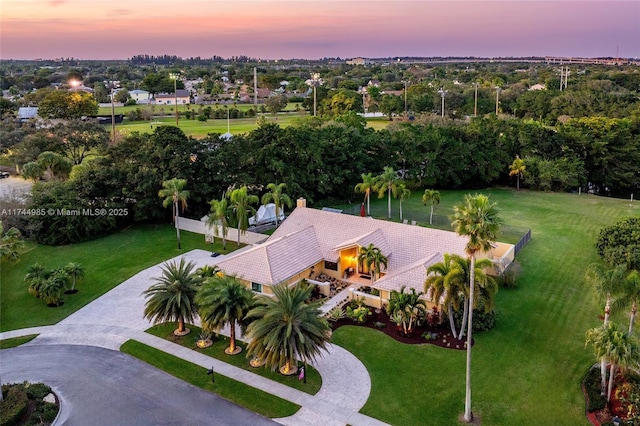 view of aerial view at dusk