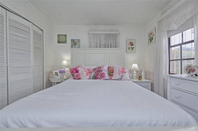 bedroom with a closet