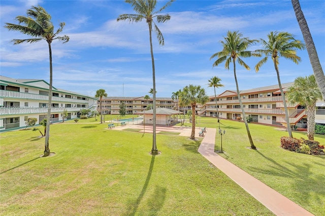 5300 Washington St Unit I203, Hollywood, FL 33021 - surrounding community with a yard