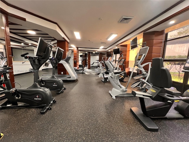 exercise room featuring visible vents