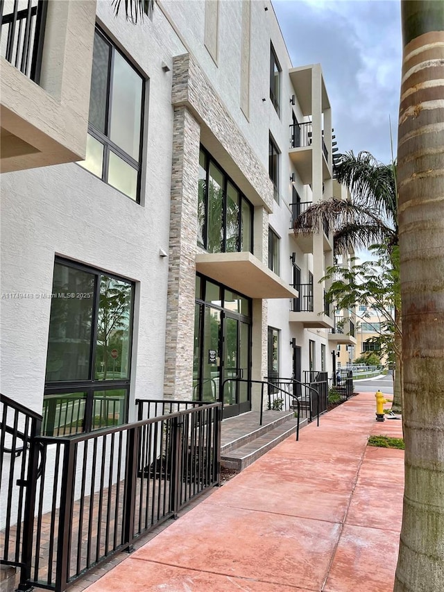 view of building exterior featuring a residential view