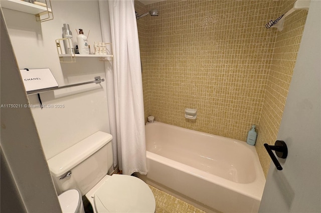 full bathroom featuring shower / bathtub combination with curtain and toilet