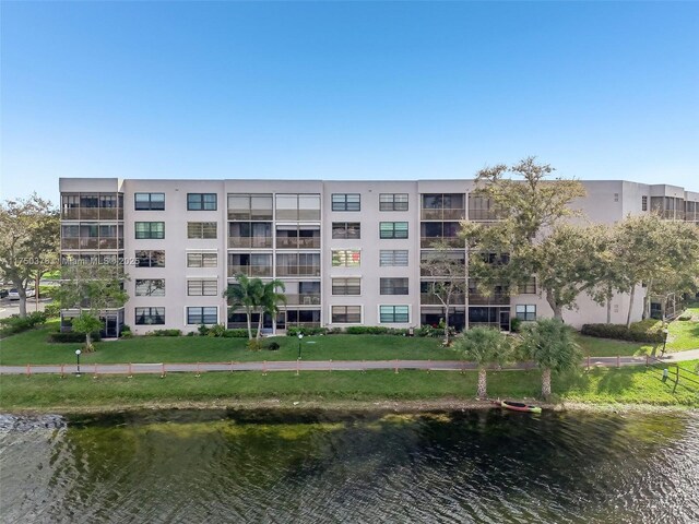 900 Colony Point Cir Unit 408, Pembroke Pines, FL 33026 - photo 9