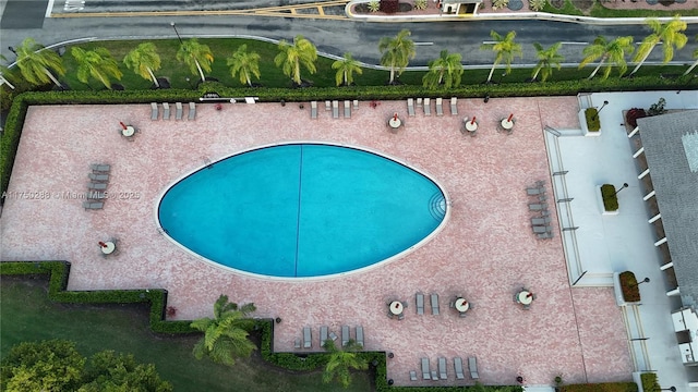 view of swimming pool