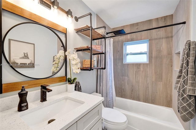 full bath with toilet, vanity, and shower / bathtub combination with curtain