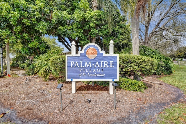 view of community / neighborhood sign