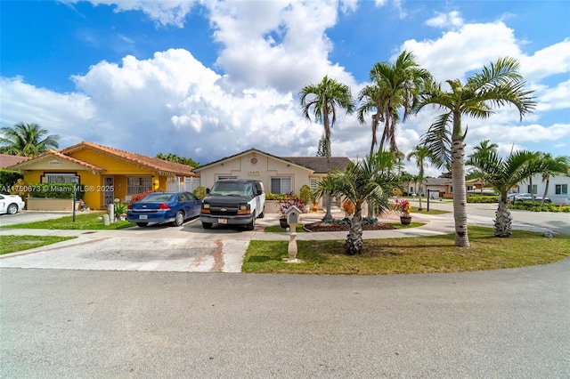 view of front of house featuring driveway