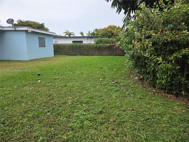 view of yard featuring fence