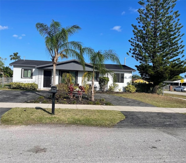 view of front of home featuring driveway